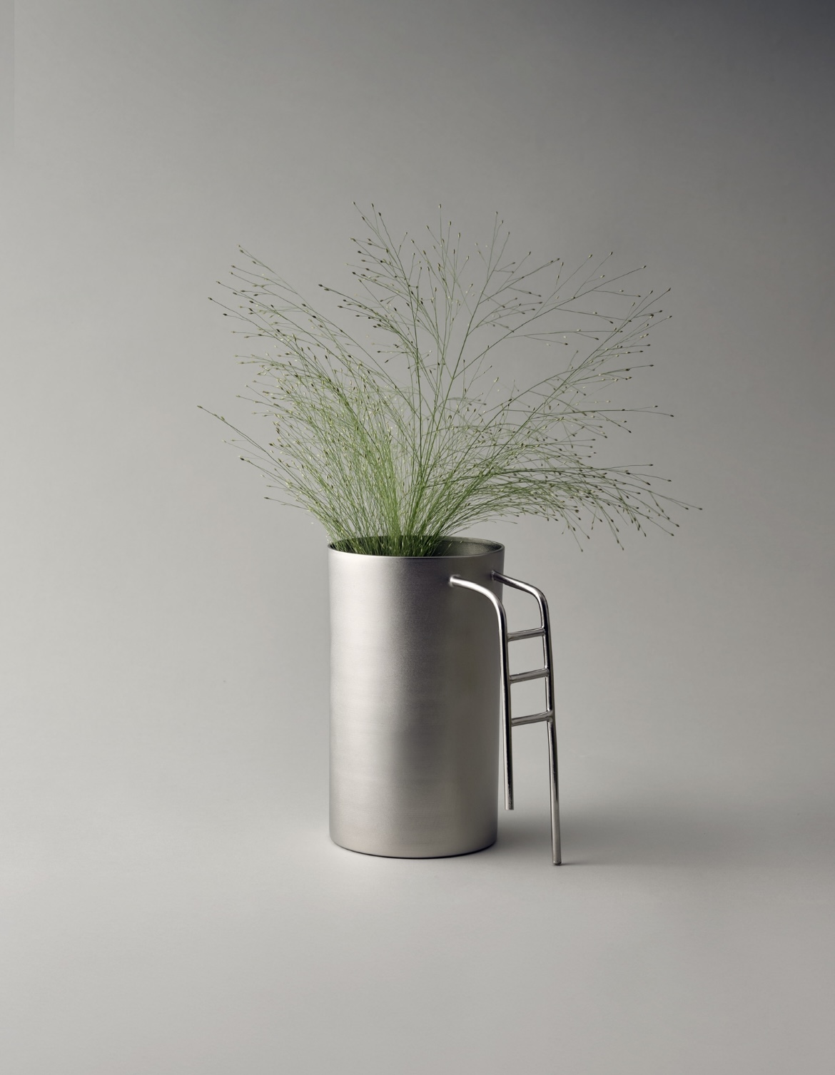 ladder vase - Image 1