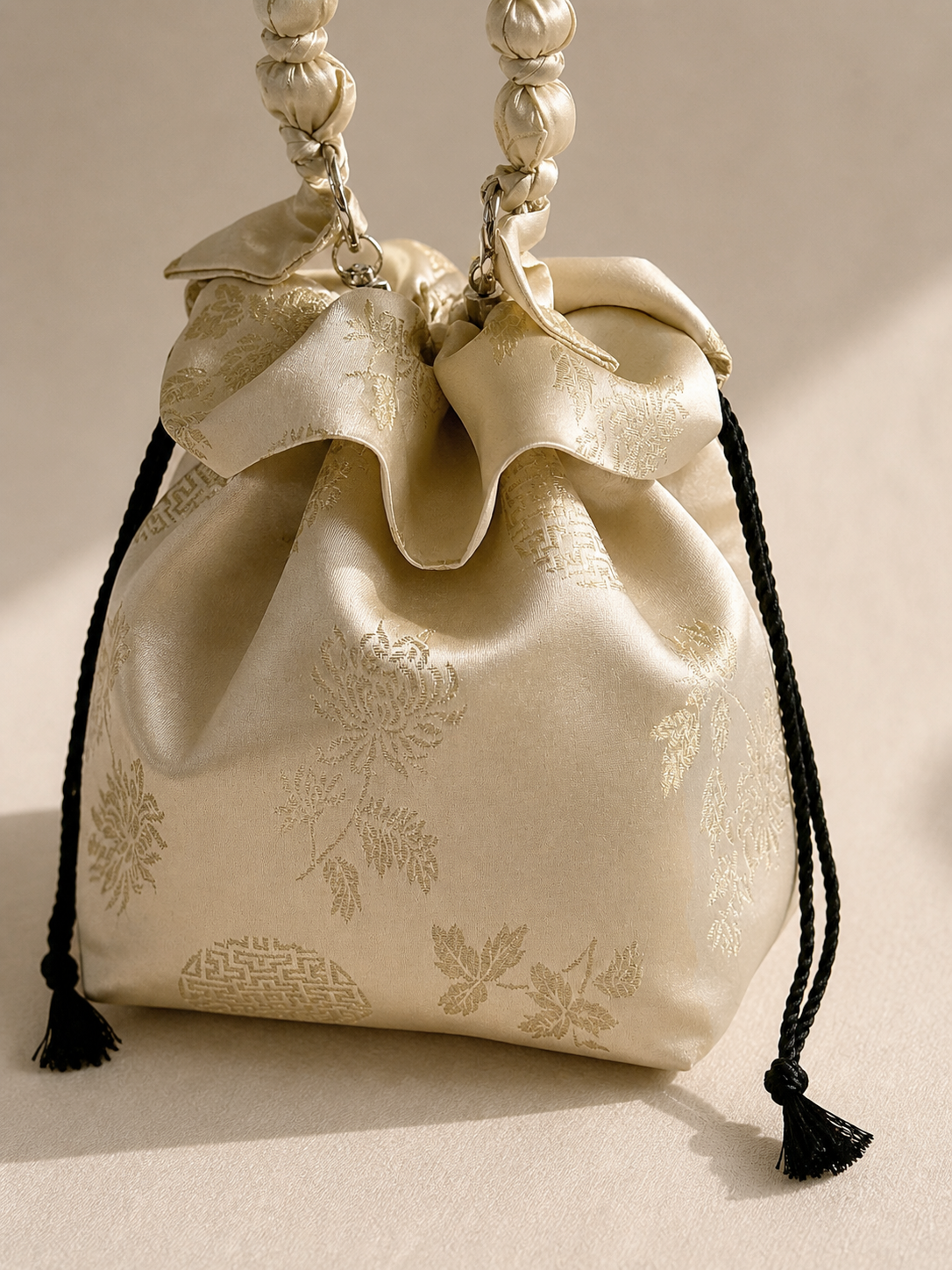 K-Modern Bucket Bag Soft Ivory - Image 3