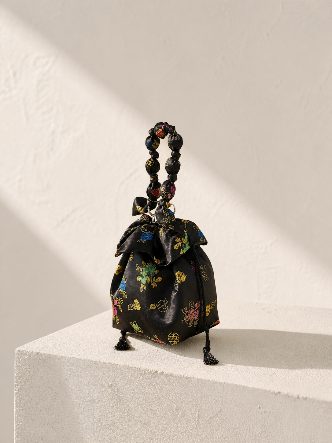 K-Modern Bucket Bag - Image 1